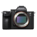 Sony Alpha 7 III (Appareil photo hybride 4K, CMOS Exmor 24x36, 24Mp / Bionz X)