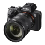 Sony Alpha 7 III + FE 24-105mm f/4 G OSS Appareil photo hybride 4K, CMOS Exmor 24x36, 24Mp / Bionz X avec objectif 24-105 mm F4