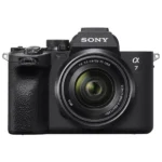 Sony Alpha 7 IV + FE 28-70mm f/3.5-5.6 OSS Appareil photo hybride 4K, CMOS Exmor R 24x36 , 33Mp / Bionz XR avec objectif 28-70mm F3.5 - 5.6