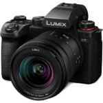 Panasonic Lumix S5II + 20-60mm F3.5-5.6 Appareil photo hybride Plein format 24.2Mp / 6K25p avec 20-60mm F3.5-5.6