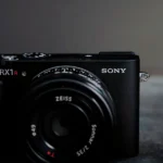 Sony RX1R Mark III Appareil photo compact plein format 61MP - Autofocus IA avec Objectif fixe ZEISS® 35 mm Sonnar T – Image 3
