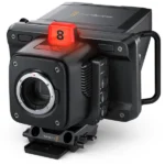 Blackmagic Studio Camera 6K Pro Caméra studio 6K50p - CMOS Super 35, EF Active (12G-SDI, HDMI 2.0 et Ethernet 10G | Streaming et enregistrement externe B-RAW)
